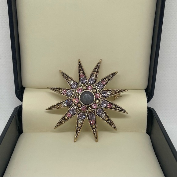 Monet Jewelry - Vintage Monet Jewelry Elegant Starburst Brooch with Pink Crystals